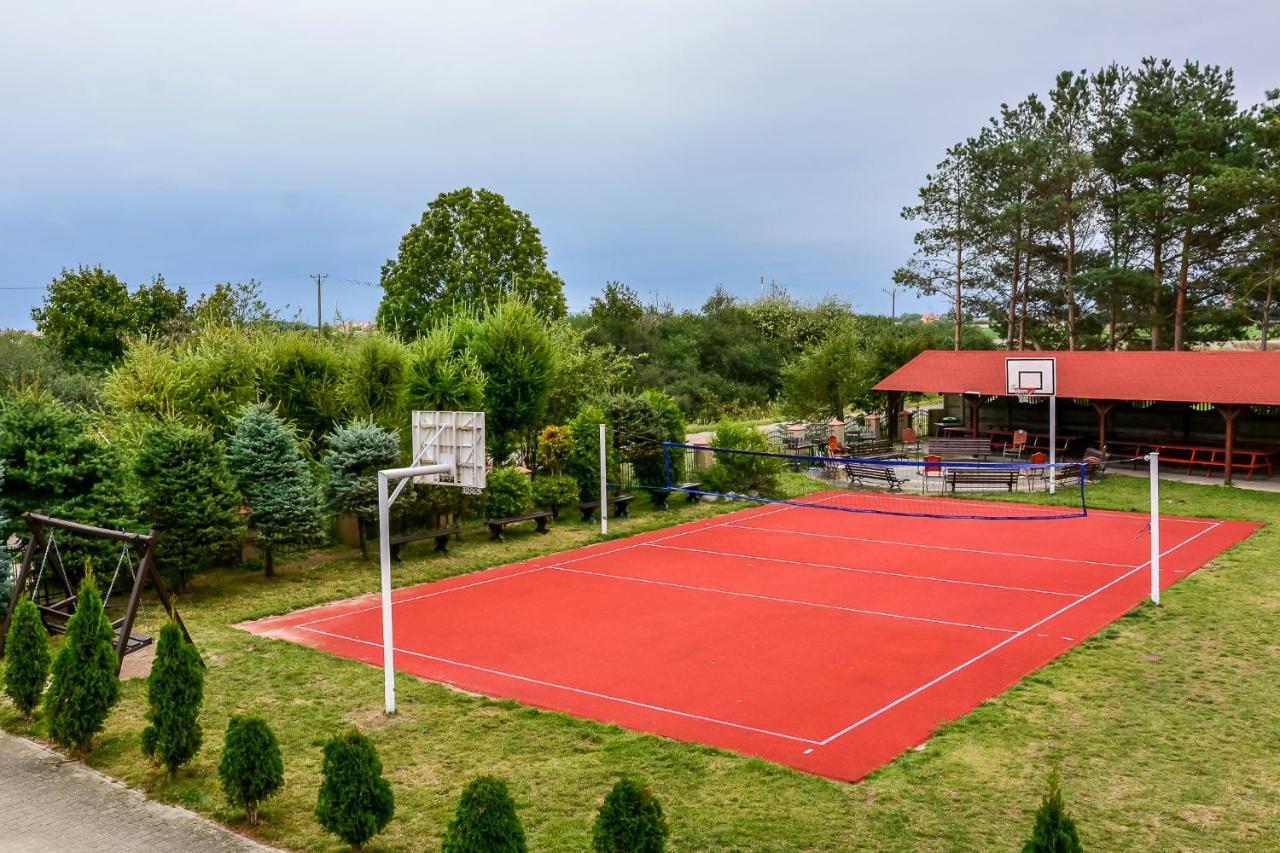 Osrodek Wczasowo-Kolonijny Bazylak Rewal Bed & Breakfast Exterior photo
